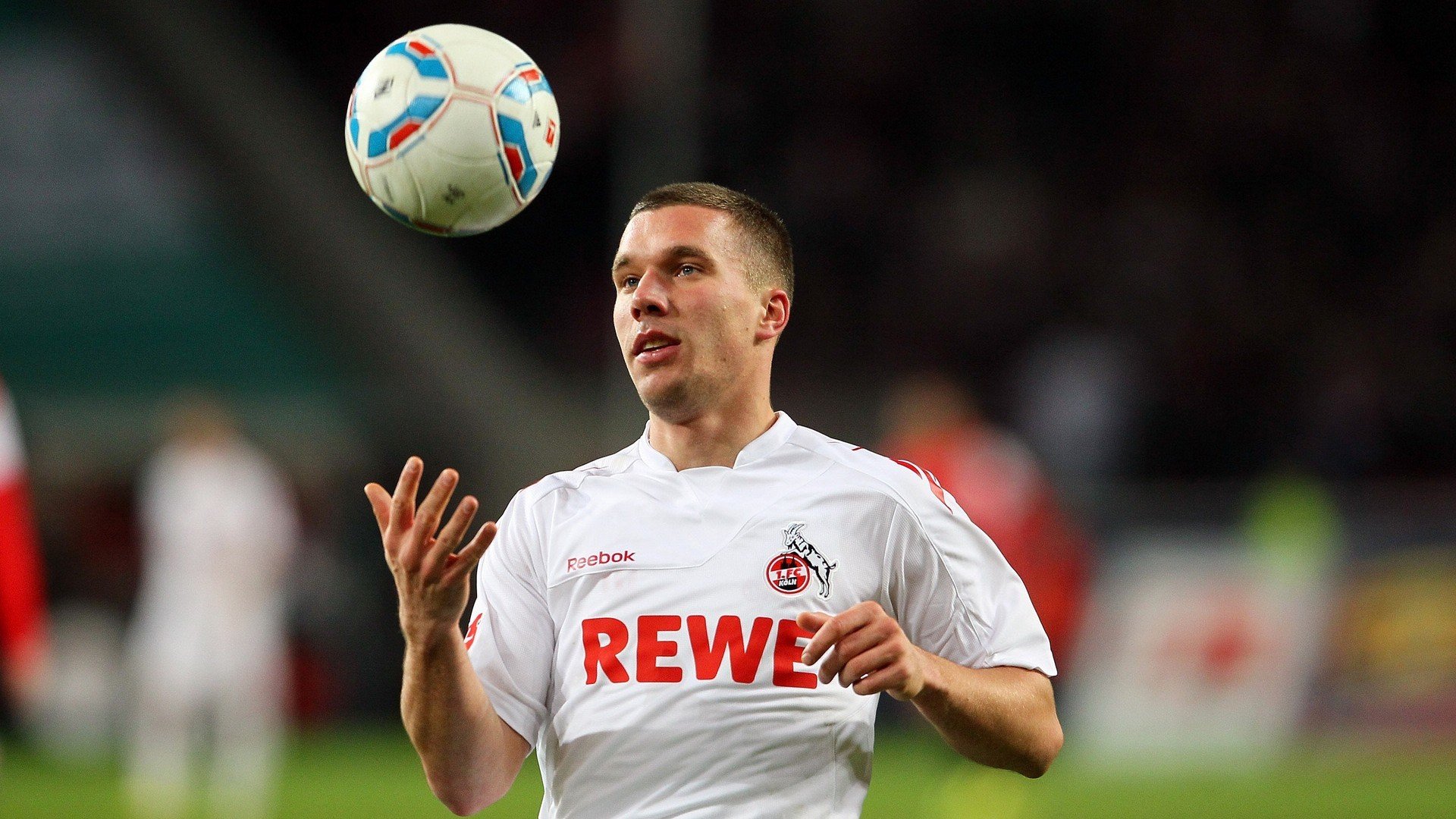 执教经验丰富,女足比赛助教荣膺教练团队成员,女足教练2021